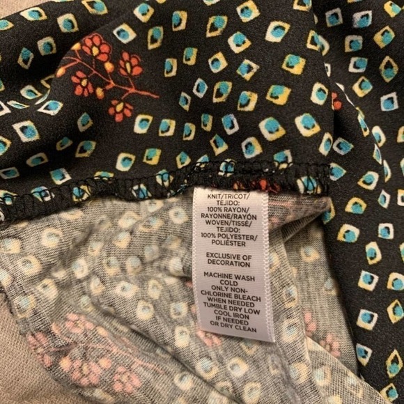 5/ $25 LOFT black with red floral print size MP - Picture 6 of 8